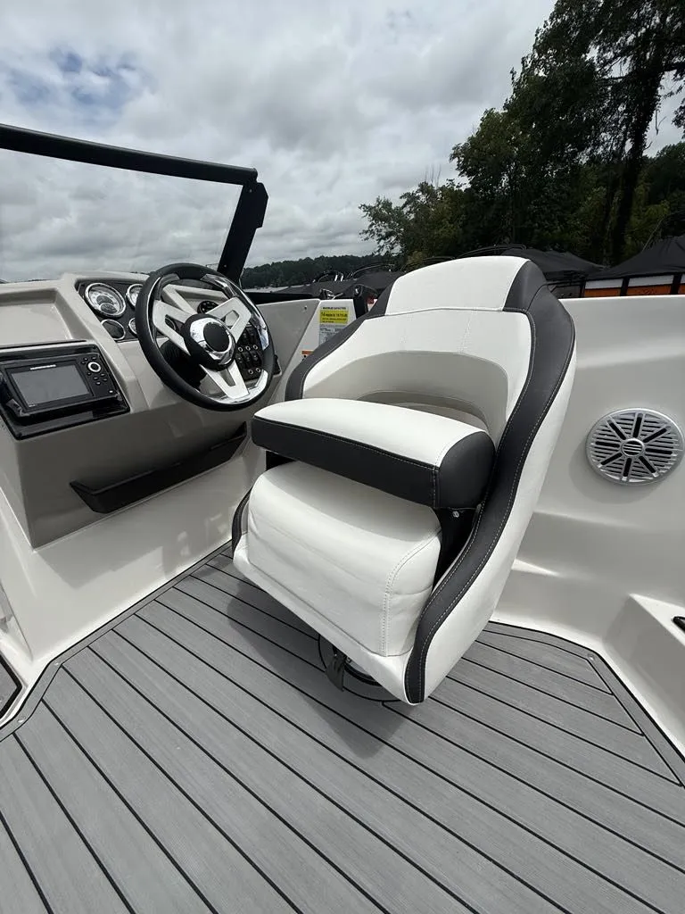 Slide: The Image of Starcraft SVX 210 2024 - 3