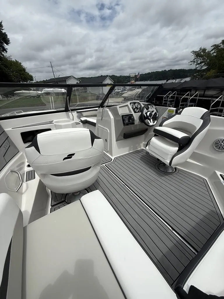 Slide: The Image of Starcraft SVX 210 2024 - 9