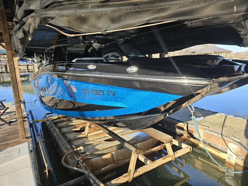 The Image of MasterCraft XT22 2018 - 1
