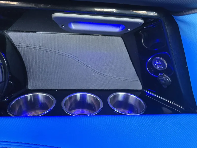 Slide: The Image of MasterCraft XT22 2018 - 13