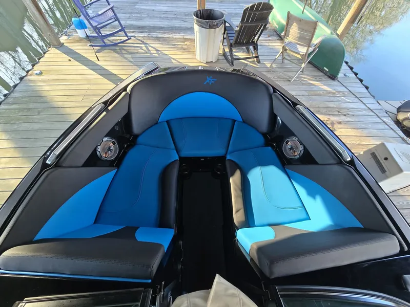 Slide: The Image of MasterCraft XT22 2018 - 4