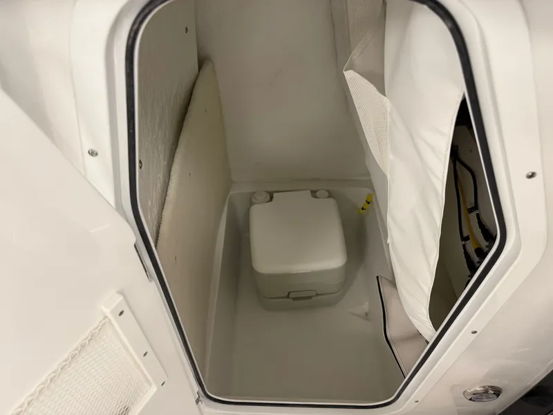 Slide: The Image of Sea Hunt Ultra 234 2026 - 6