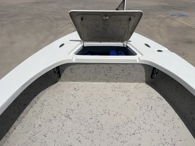 Slide: The Image of Blazer 2200 GTS 2017 - 13