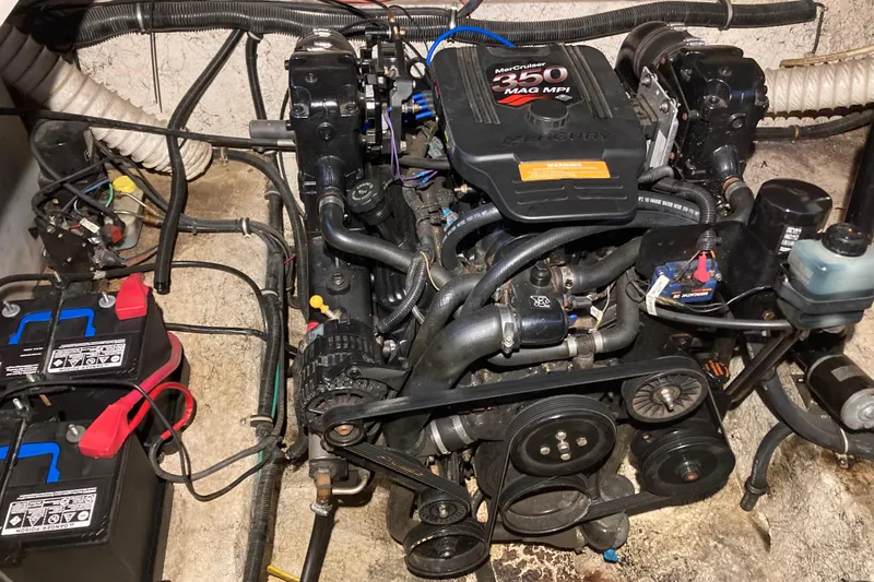 Slide: The Image of Engine compartment of a 2003 Rinker Fiesta Vee 270 with MerCruiser 350 MAG MPI engine. - 9