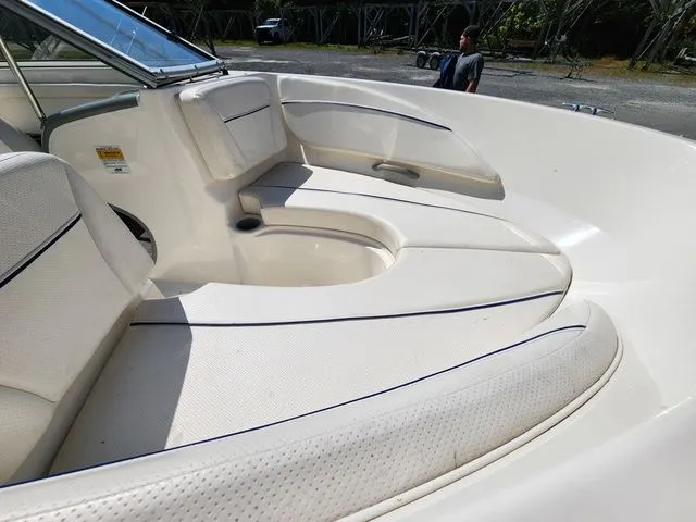 Slide: The Image of Bayliner 195 Discovery 2012 - 10