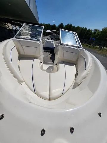 Slide: The Image of Bayliner 195 Discovery 2012 - 11