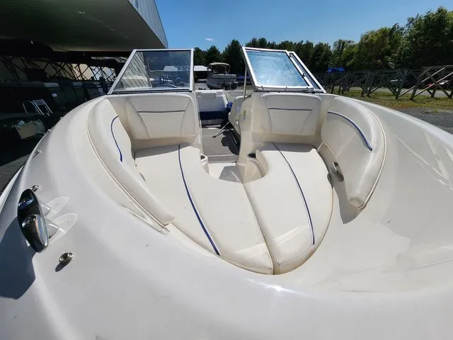 Slide: The Image of Bayliner 195 Discovery 2012 - 12