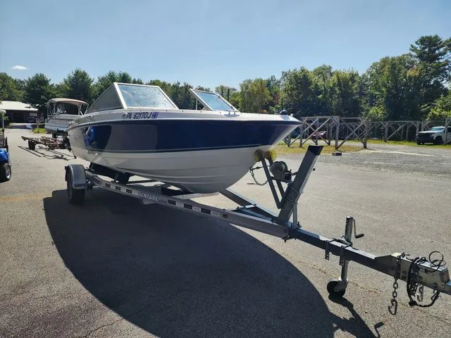 Slide: The Image of Bayliner 195 Discovery 2012 - 3