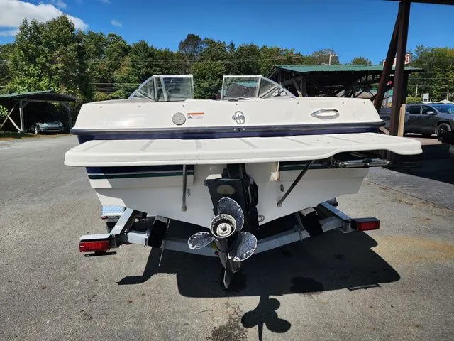 Slide: The Image of Bayliner 195 Discovery 2012 - 5