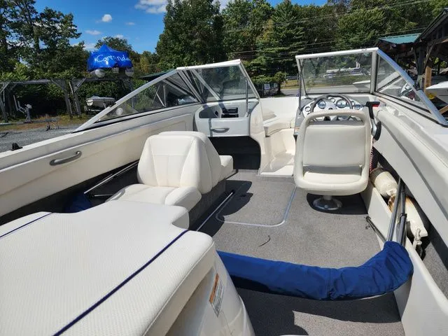 Slide: The Image of Bayliner 195 Discovery 2012 - 9