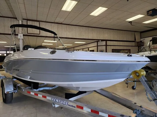 The Image of Stingray 182 SC 2026 - 1