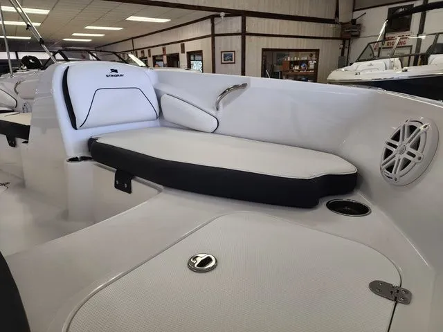 Slide: The Image of Stingray 182 SC 2026 - 6