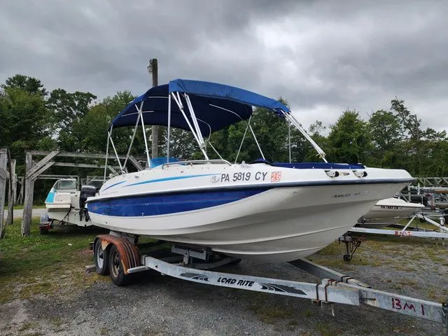 The Image of Bayliner 217 Deck Boat - DEAL PENDING 2006 - 1