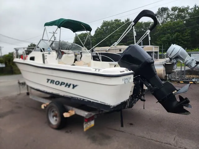 Slide: The Image of Trophy 1802 Walkaround 2004 - 3