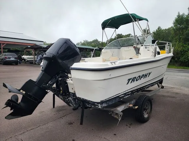 Slide: The Image of Trophy 1802 Walkaround 2004 - 4