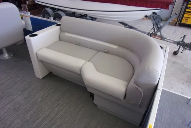 Slide: The Image of Sweetwater Xperience 2286 SBX 2024 - 12