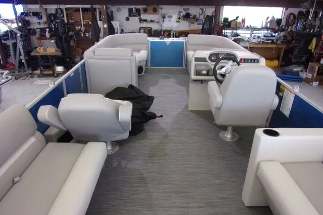 Slide: The Image of Sweetwater Xperience 2286 SBX 2024 - 13