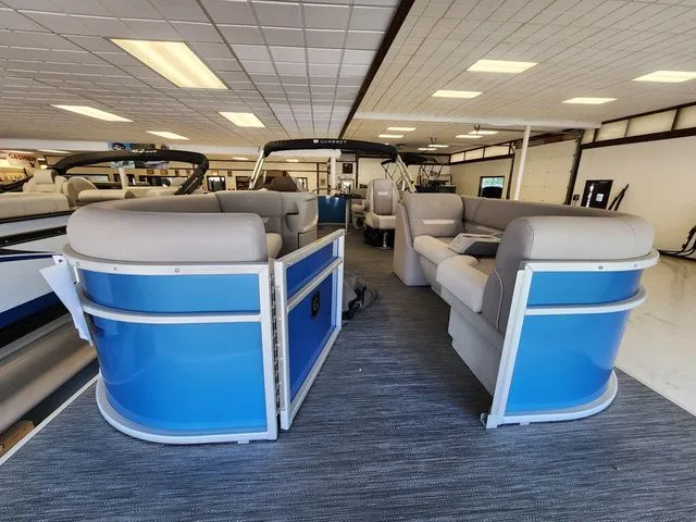 Slide: The Image of Sweetwater Xperience 2286 SBX 2024 - 3