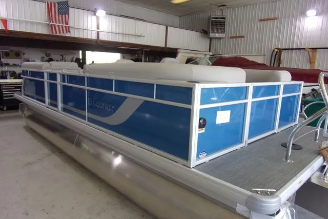 Slide: The Image of Sweetwater Xperience 2286 SBX 2024 - 9