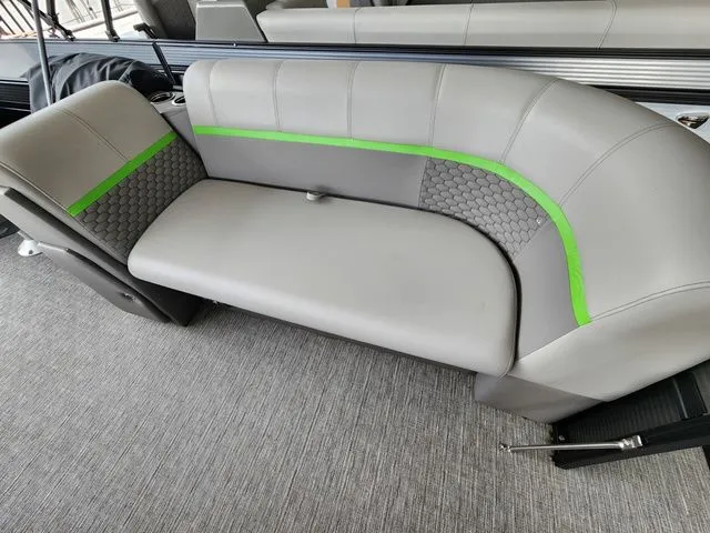 Slide: The Image of Qwest E-Class RLS E20 LT 2024 - 5