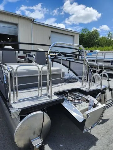 Slide: The Image of Qwest L- CLASS SPLASH PAD 24 2026 - 7