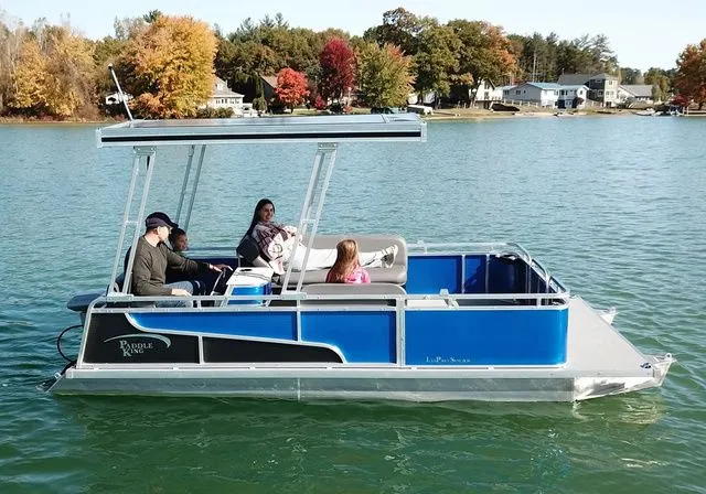 Slide: The Image of Paddle King Lo Pro SOLAR - Cruise and Charge at the Same Time! 2026 - 7