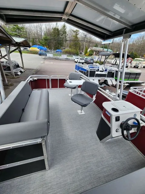 Slide: The Image of Paddle King Lo Pro SOLAR - Cruise and Charge at the Same Time! 2026 - 9