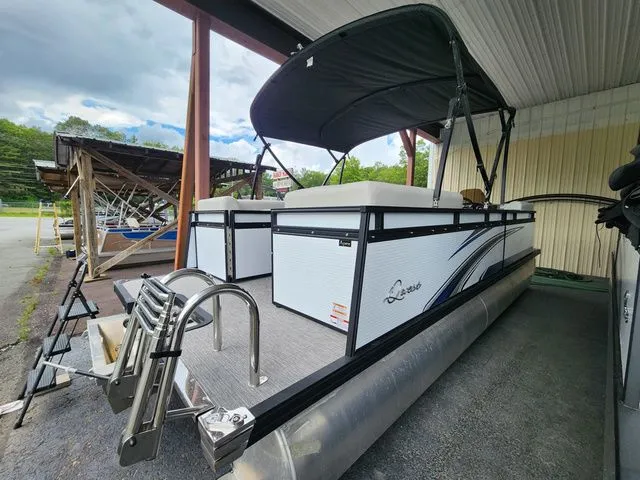 Slide: The Image of Qwest E-Class RLS E20 LT 2024 - 8