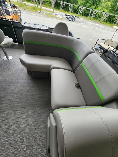 Slide: The Image of Apex Marine Qwest E818 XRE Cruise LT Fish & Cruise 2024 - 3