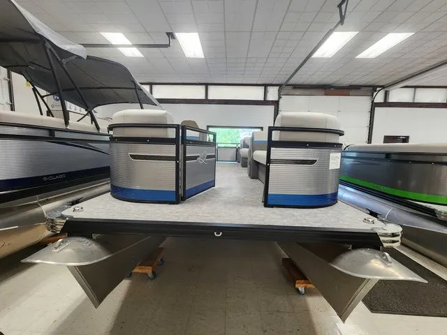 The Image of Qwest E-Class RLS E20 L 2024 - 1