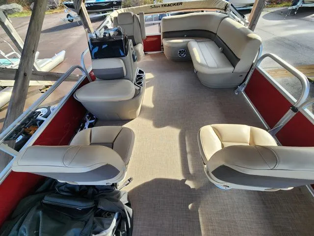 Slide: The Image of Bass Tracker BASS BUGGY 18 DELUXE 2024 - 8