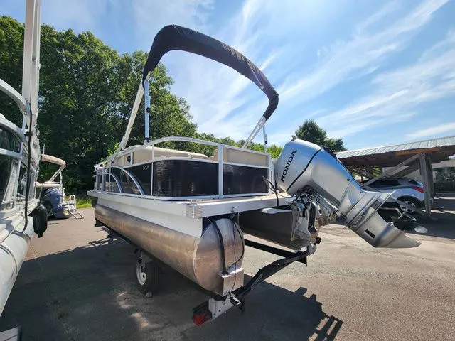 Slide: The Image of Bennington 18SFX Pontoon 2015 - 4