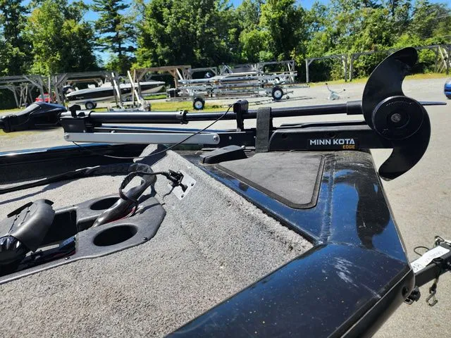 Slide: The Image of Tracker Pro Team 175 TF 2022 - 3