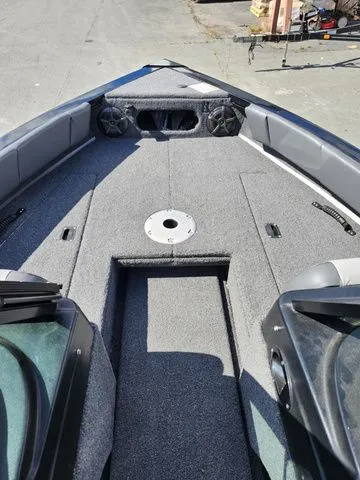 Slide: The Image of Lowe FS1900 2024 - 4