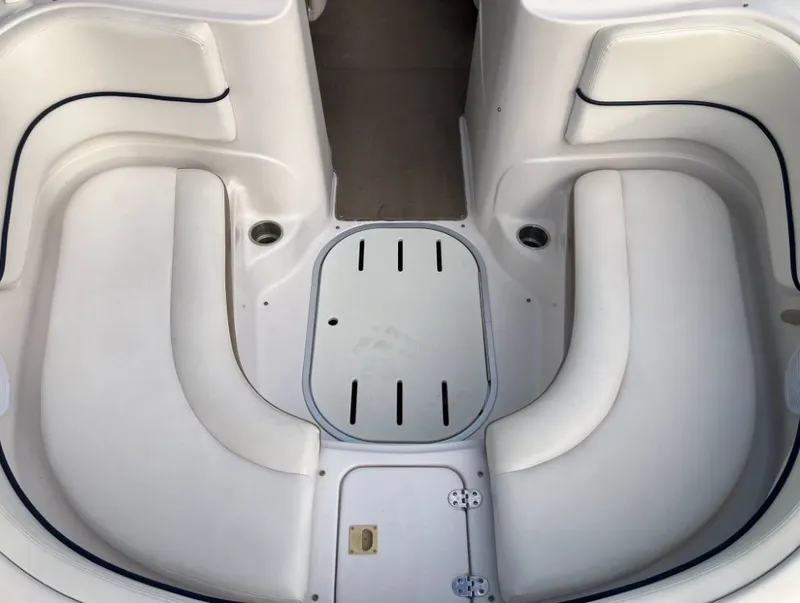 Slide: The Image of Interior of a 2007 Four Winns 204 Funship boat. - 19