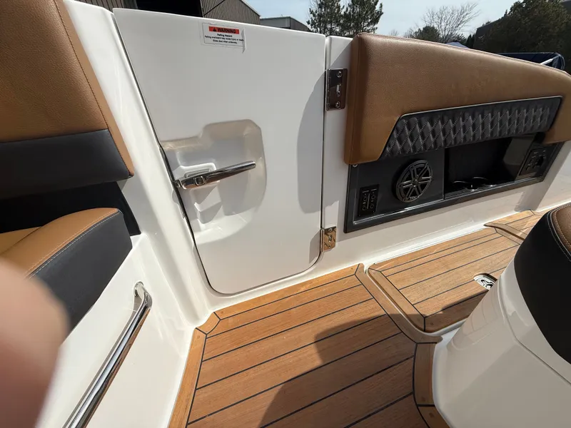 Slide: The Image of Cobalt R35 2025 - 543