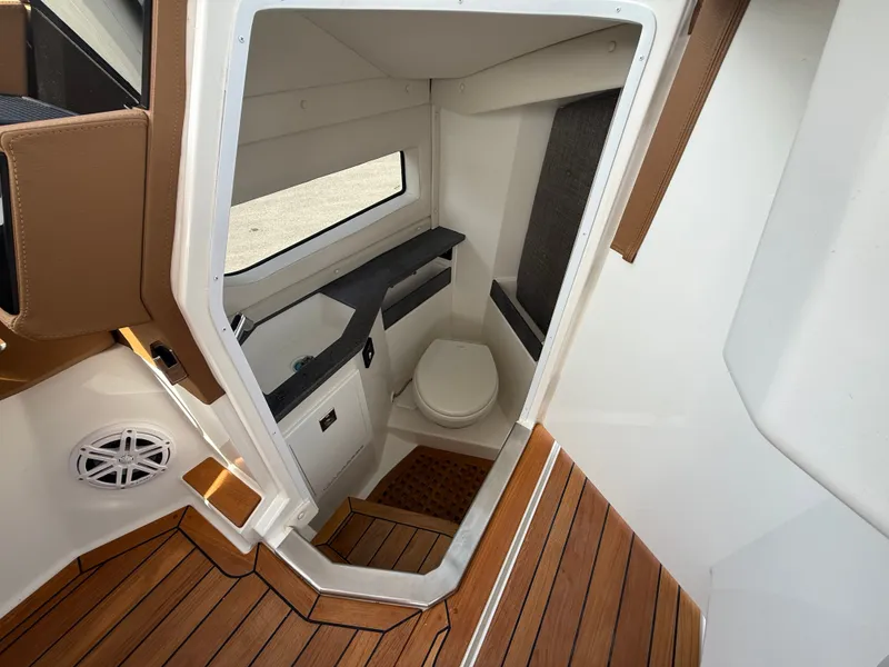 Slide: The Image of Cobalt R35 2025 - 546