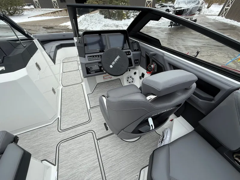 Slide: The Image of Cobalt R8 Surf 2026 - 1017