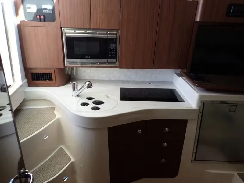 Slide: The Image of Grady-White Express 330 2020 - 18