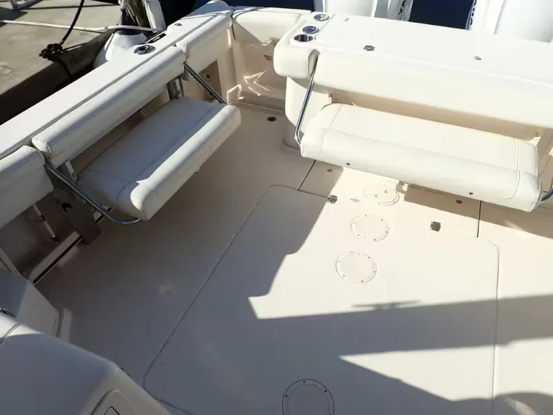 Slide: The Image of Grady-White Express 330 2020 - 4