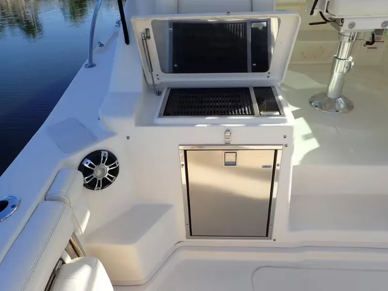 Slide: The Image of Grady-White Express 330 2020 - 8