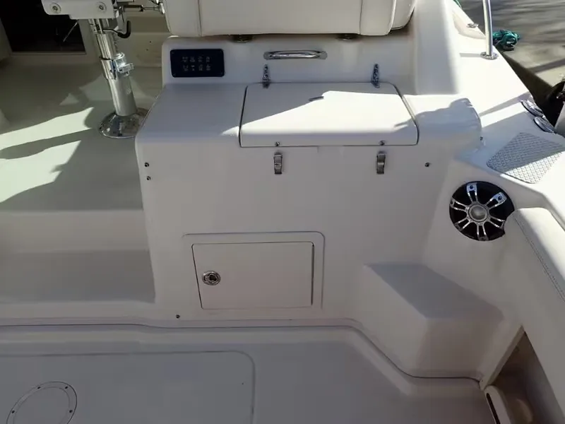 Slide: The Image of Grady-White Express 330 2020 - 9