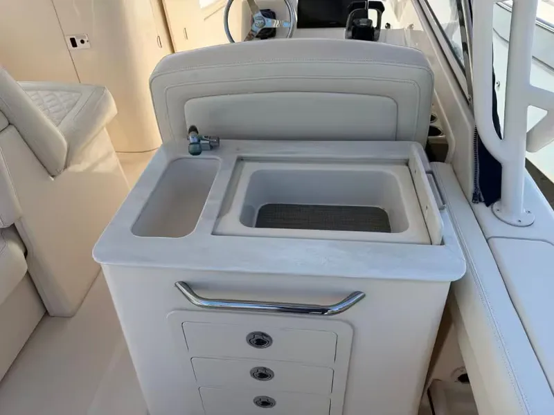 Slide: The Image of Grady-White Freedom 285 2019 - 13