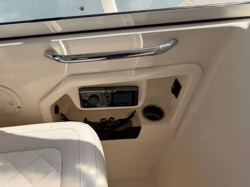 Slide: The Image of Grady-White Freedom 285 2019 - 17