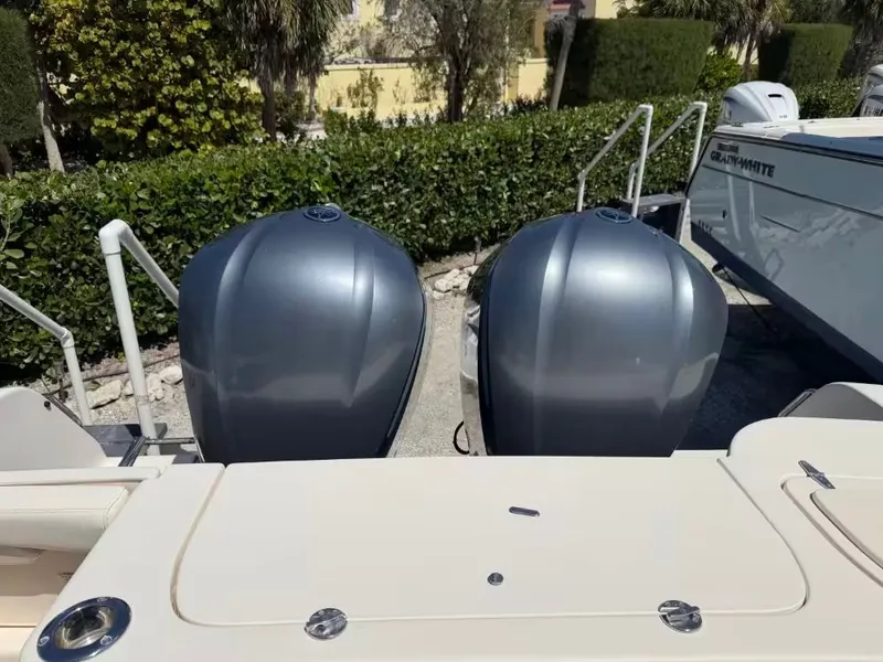 Slide: The Image of Grady-White Freedom 285 2019 - 4