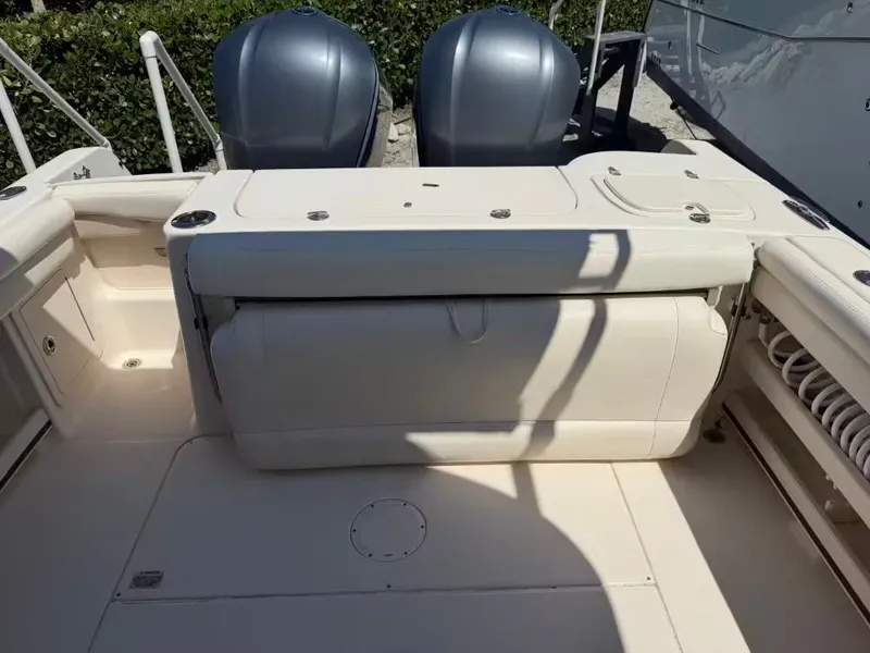 Slide: The Image of Grady-White Freedom 285 2019 - 8