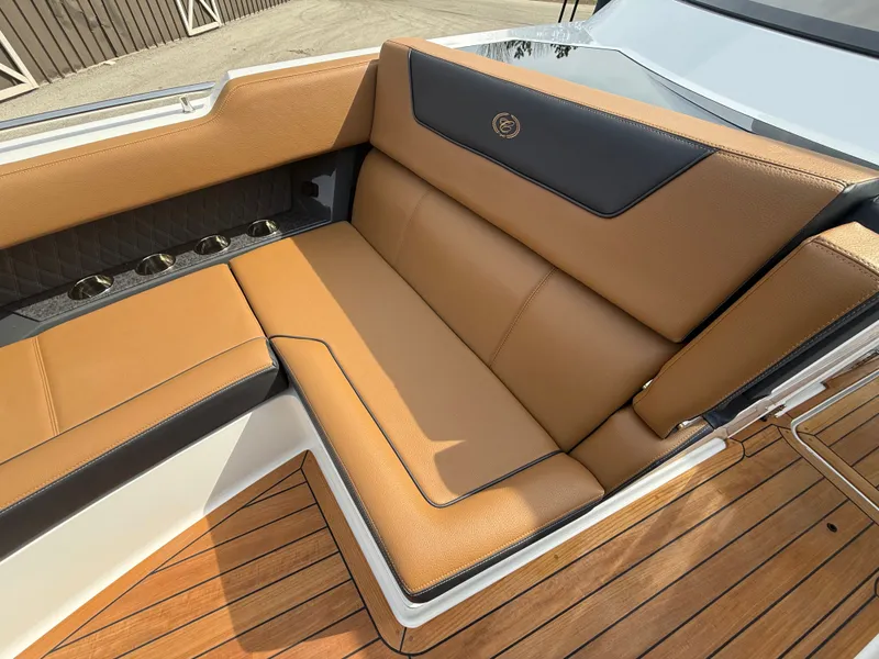 Slide: The Image of Cobalt R35 2025 - 598