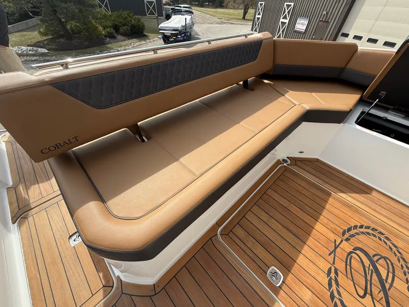 Slide: The Image of Cobalt R35 2025 - 609