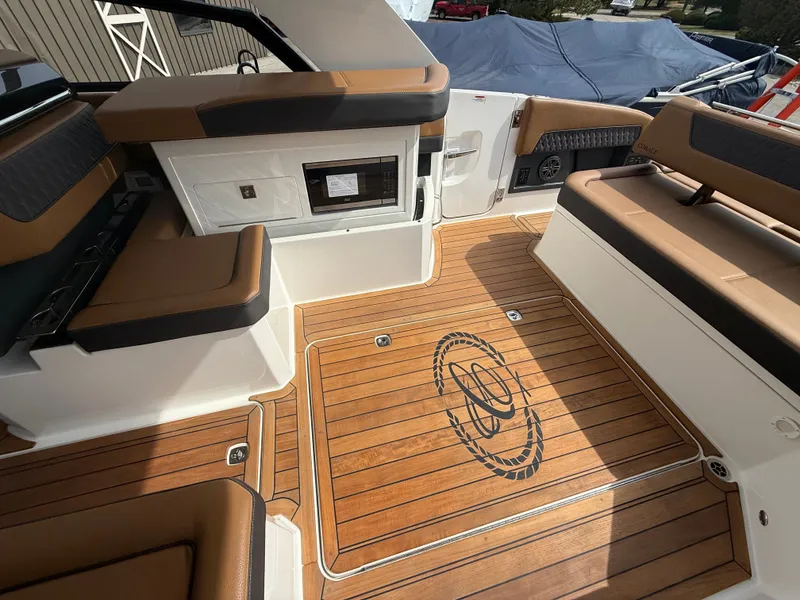 Slide: The Image of Cobalt R35 2025 - 613