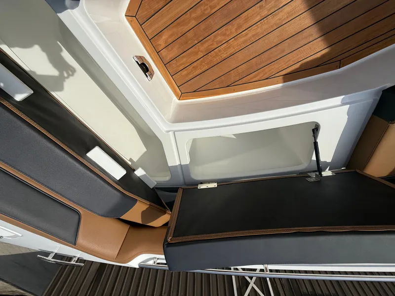 Slide: The Image of Cobalt R35 2025 - 620